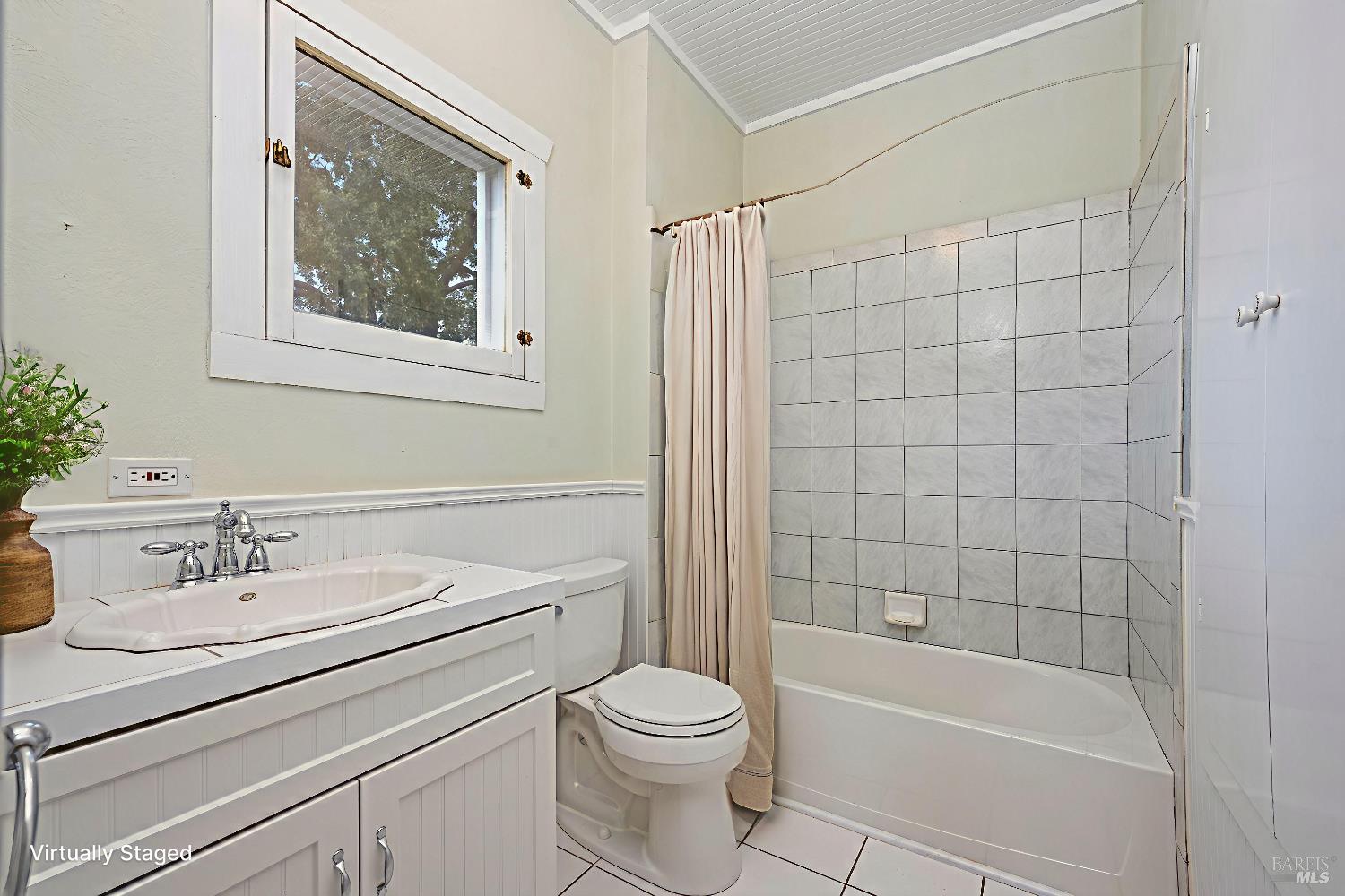 Detail Gallery Image 11 of 63 For 2550 Warm Springs Rd, Glen Ellen,  CA 95442 - 3 Beds | 3 Baths