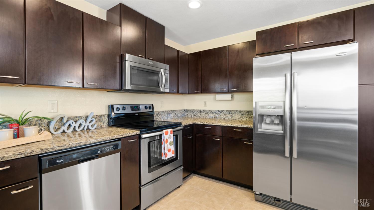 Detail Gallery Image 10 of 30 For 116 Birchwood Ct, Suisun City,  CA 94585 - 3 Beds | 2 Baths