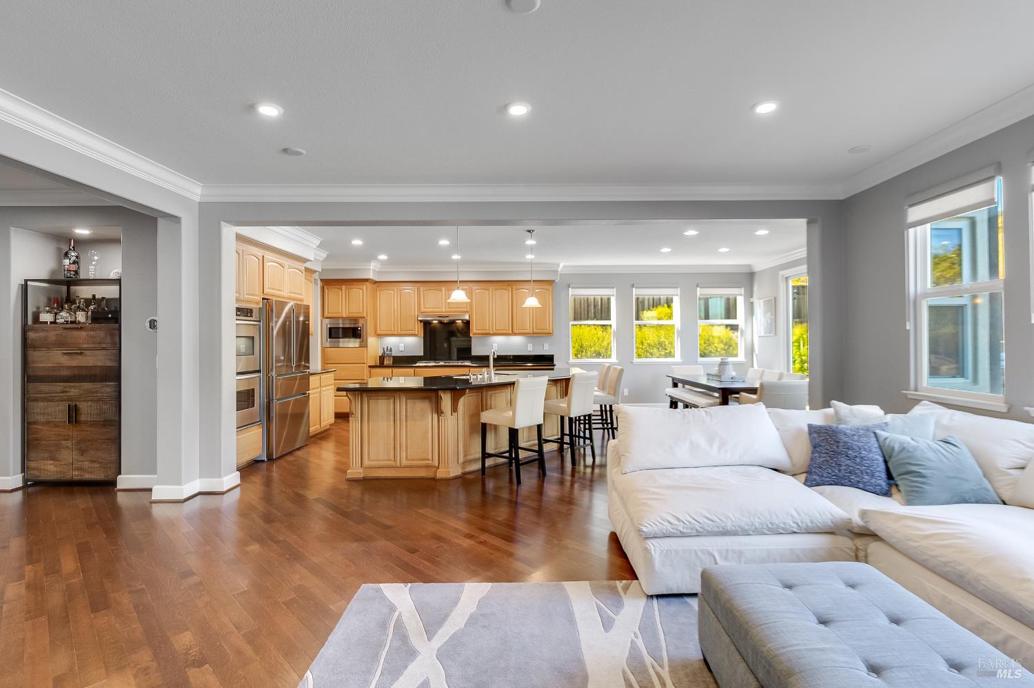 Detail Gallery Image 22 of 88 For 672 Mcallister Dr, Benicia,  CA 94510 - 5 Beds | 4 Baths