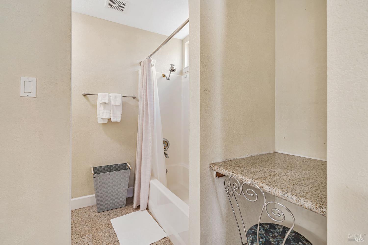 Detail Gallery Image 29 of 40 For 1019 Westview Dr, Napa,  CA 94558 - 4 Beds | 2/1 Baths