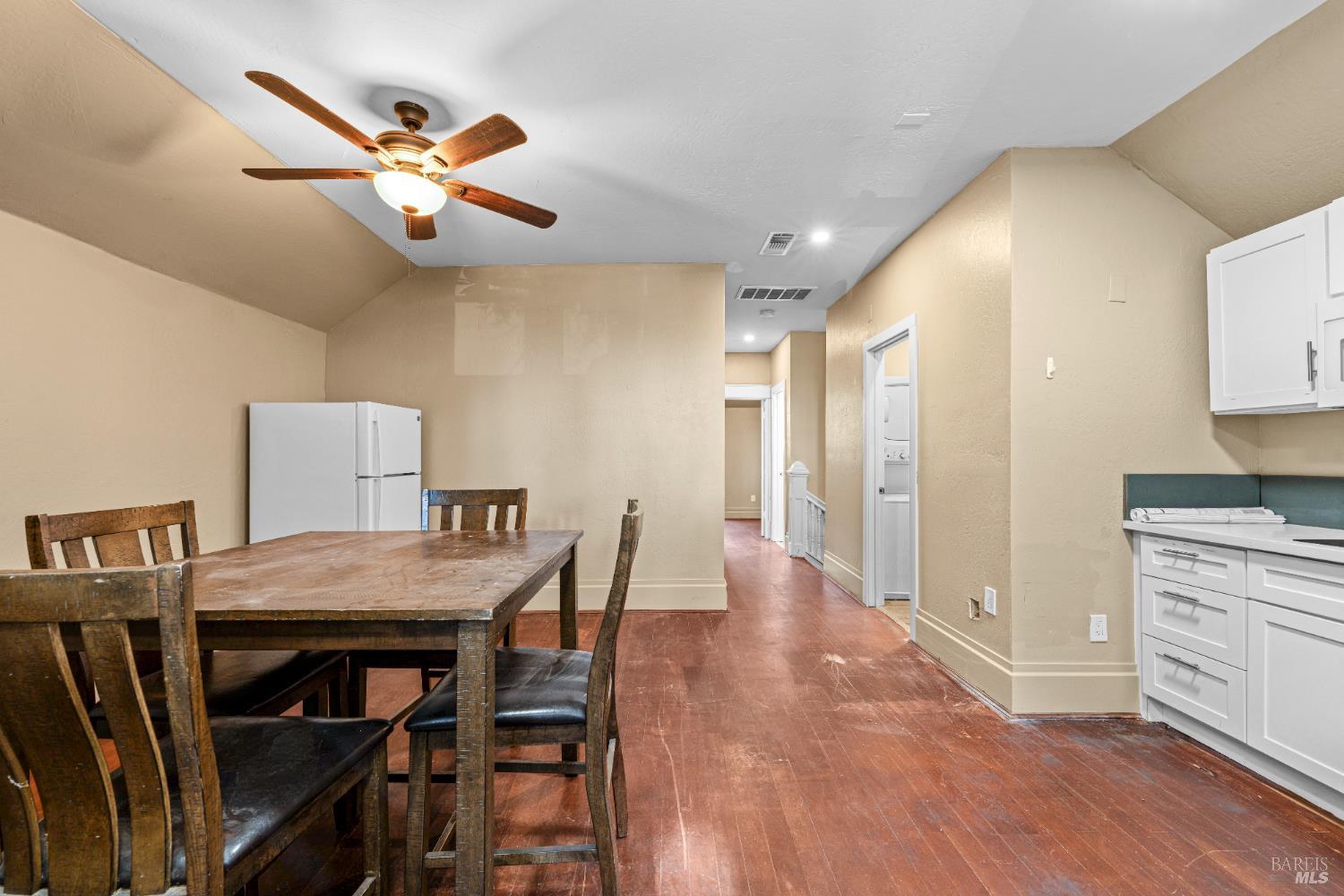 Detail Gallery Image 18 of 23 For 840 5th St, Santa Rosa,  CA 95404 - 4 Beds | 2/2 Baths