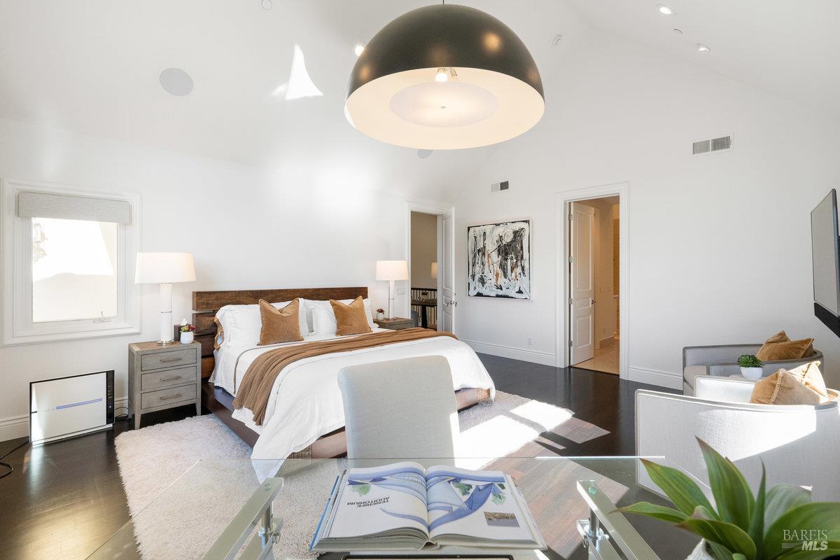 Detail Gallery Image 20 of 65 For 220 Deer Park Ave, San Rafael,  CA 94901 - 6 Beds | 6/1 Baths