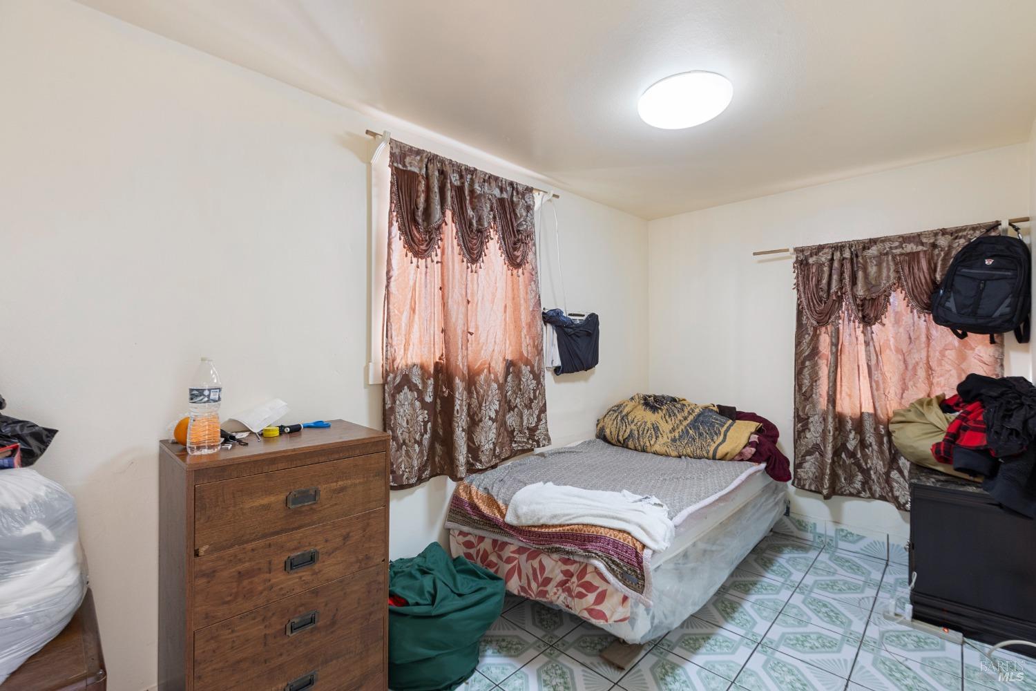 Detail Gallery Image 7 of 20 For 2627 63rd Ave, Oakland,  CA 94605 - 5 Beds | 3 Baths