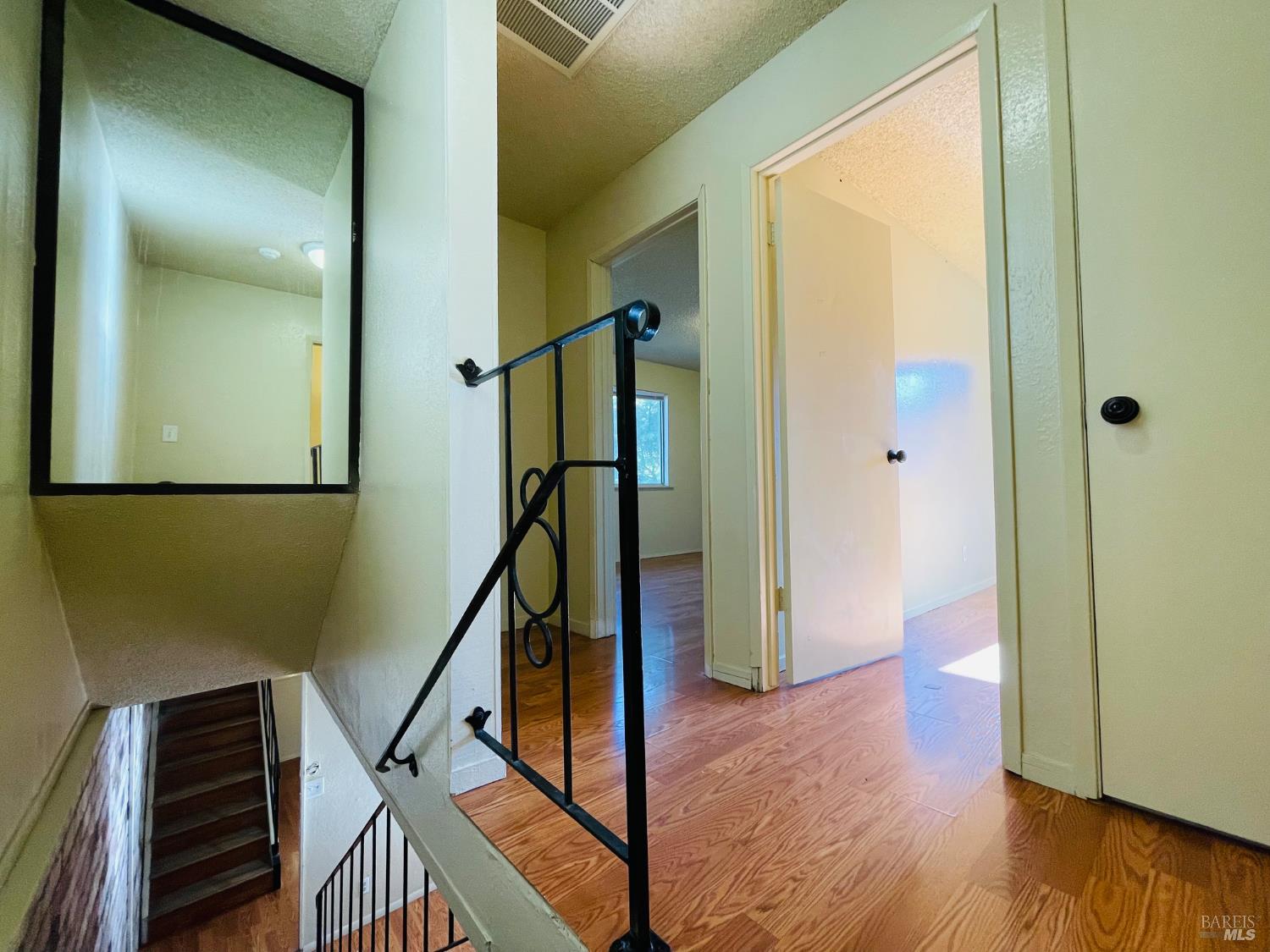 Detail Gallery Image 10 of 23 For 2529 Coffey Ln, Santa Rosa,  CA 95403 - 2 Beds | 1 Baths