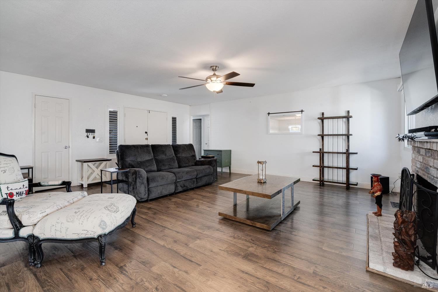 Detail Gallery Image 7 of 28 For 1605 Charlene Pl, Santa Rosa,  CA 95401 - 3 Beds | 2 Baths