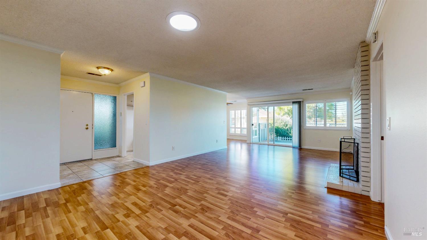 Detail Gallery Image 19 of 65 For 339 Valley Oaks Dr, Santa Rosa,  CA 95409 - 2 Beds | 2 Baths