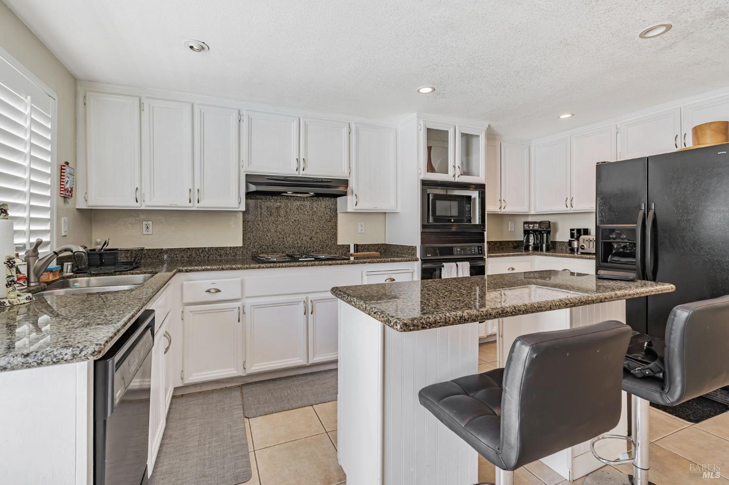 Detail Gallery Image 10 of 40 For 1019 Westview Dr, Napa,  CA 94558 - 4 Beds | 2/1 Baths