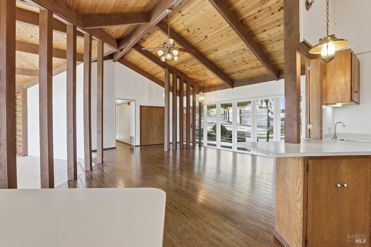 Detail Gallery Image 17 of 57 For 16 Burning Tree Dr, Novato,  CA 94949 - 3 Beds | 2/1 Baths