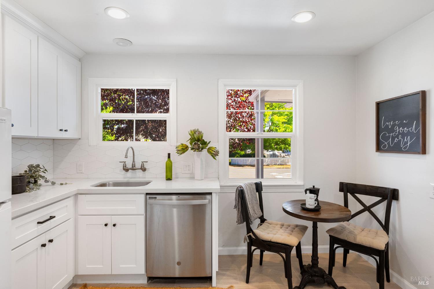 Detail Gallery Image 16 of 32 For 2005 Adrian St, Napa,  CA 94559 - 2 Beds | 1 Baths