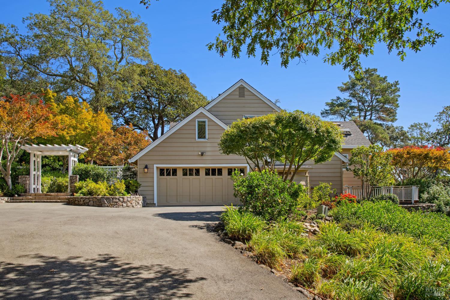 Detail Gallery Image 6 of 70 For 2399 Sobre Vista Rd, Sonoma,  CA 95476 - 4 Beds | 3/1 Baths