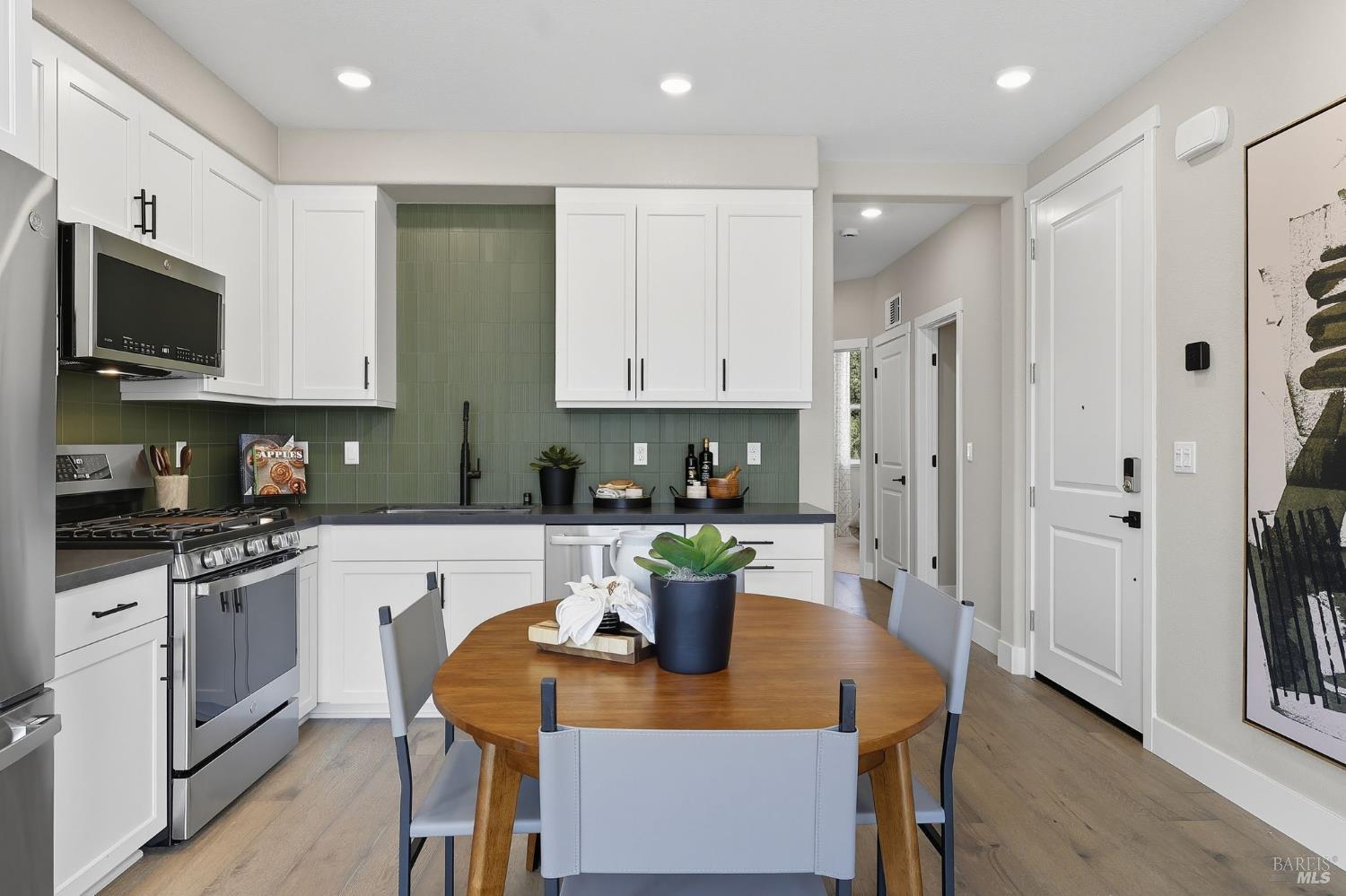 Detail Gallery Image 6 of 16 For 1553 Silverado Terrace Loop #35,  Calistoga,  CA 94515 - 2 Beds | 2 Baths