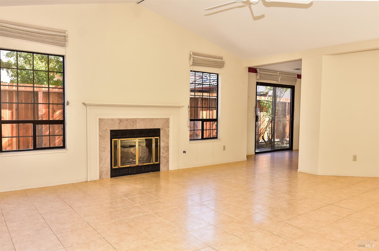 Detail Gallery Image 9 of 30 For 480 La Quinta Ln, Sonoma,  CA 95476 - 2 Beds | 2 Baths