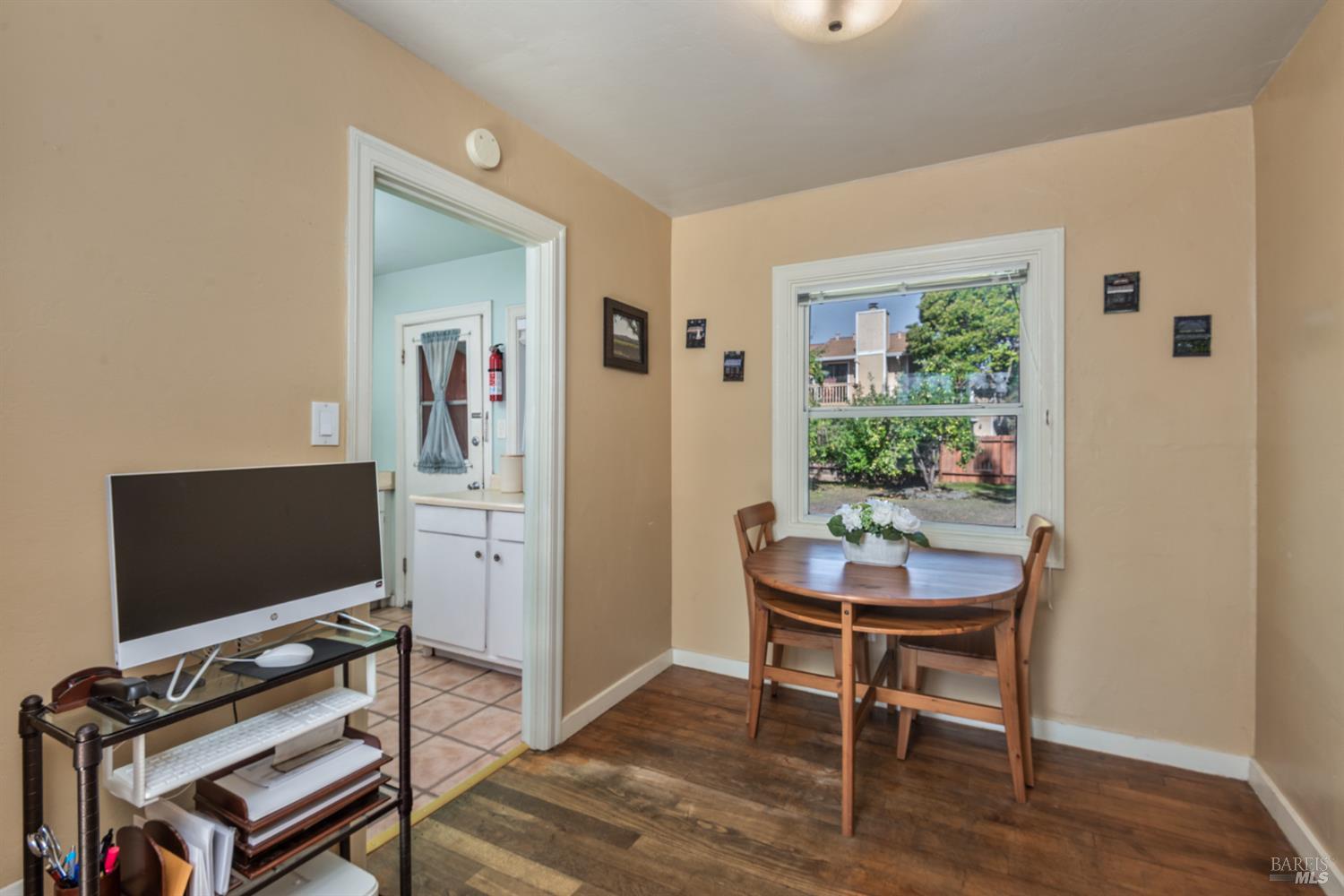 Detail Gallery Image 14 of 31 For 151 Earle St, Santa Rosa,  CA 95407 - 2 Beds | 1 Baths