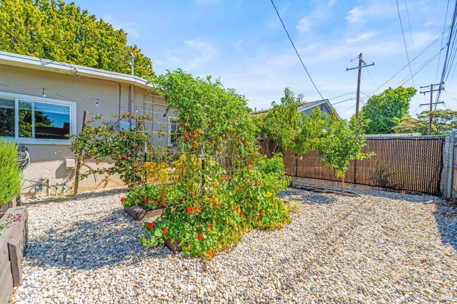 Detail Gallery Image 32 of 39 For 191 Ironwood St, Vacaville,  CA 95688 - 3 Beds | 2 Baths