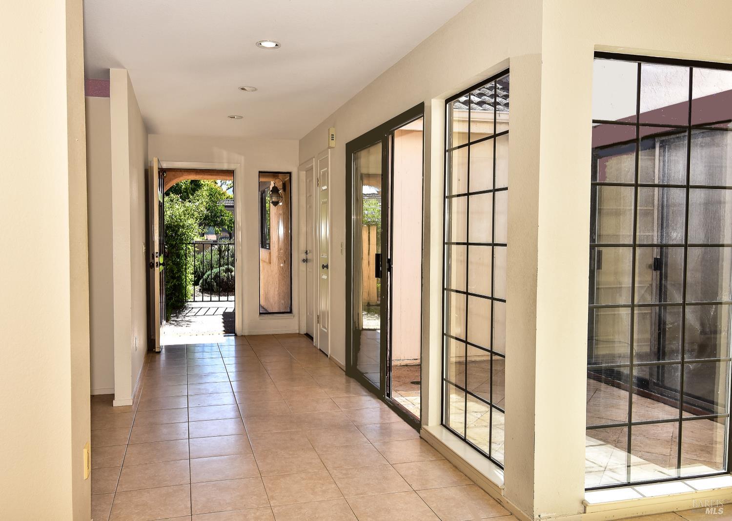 Detail Gallery Image 6 of 30 For 480 La Quinta Ln, Sonoma,  CA 95476 - 2 Beds | 2 Baths