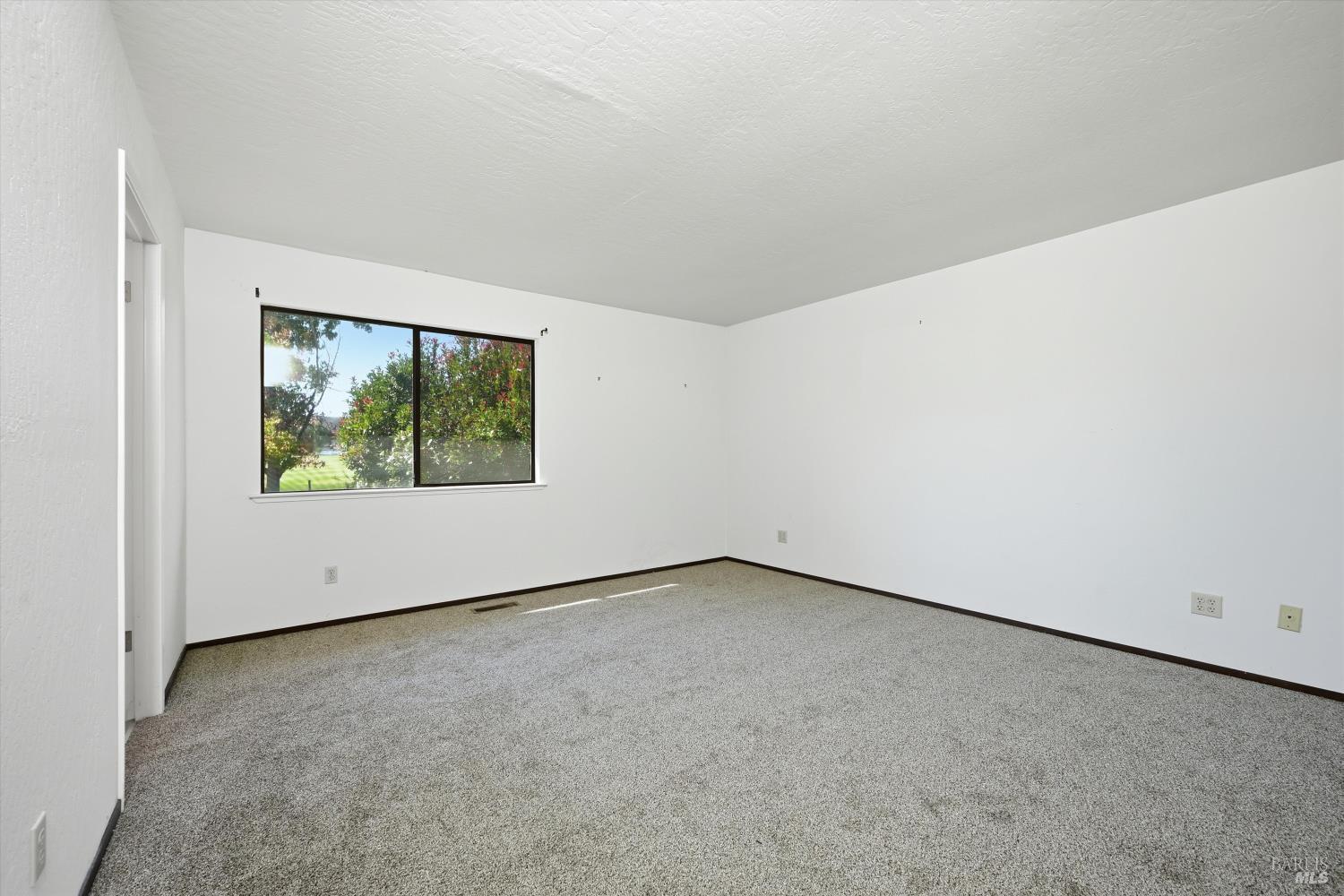 Detail Gallery Image 14 of 26 For 19575 Old Creek Rd, Hidden Valley Lake,  CA 95467 - 3 Beds | 2 Baths