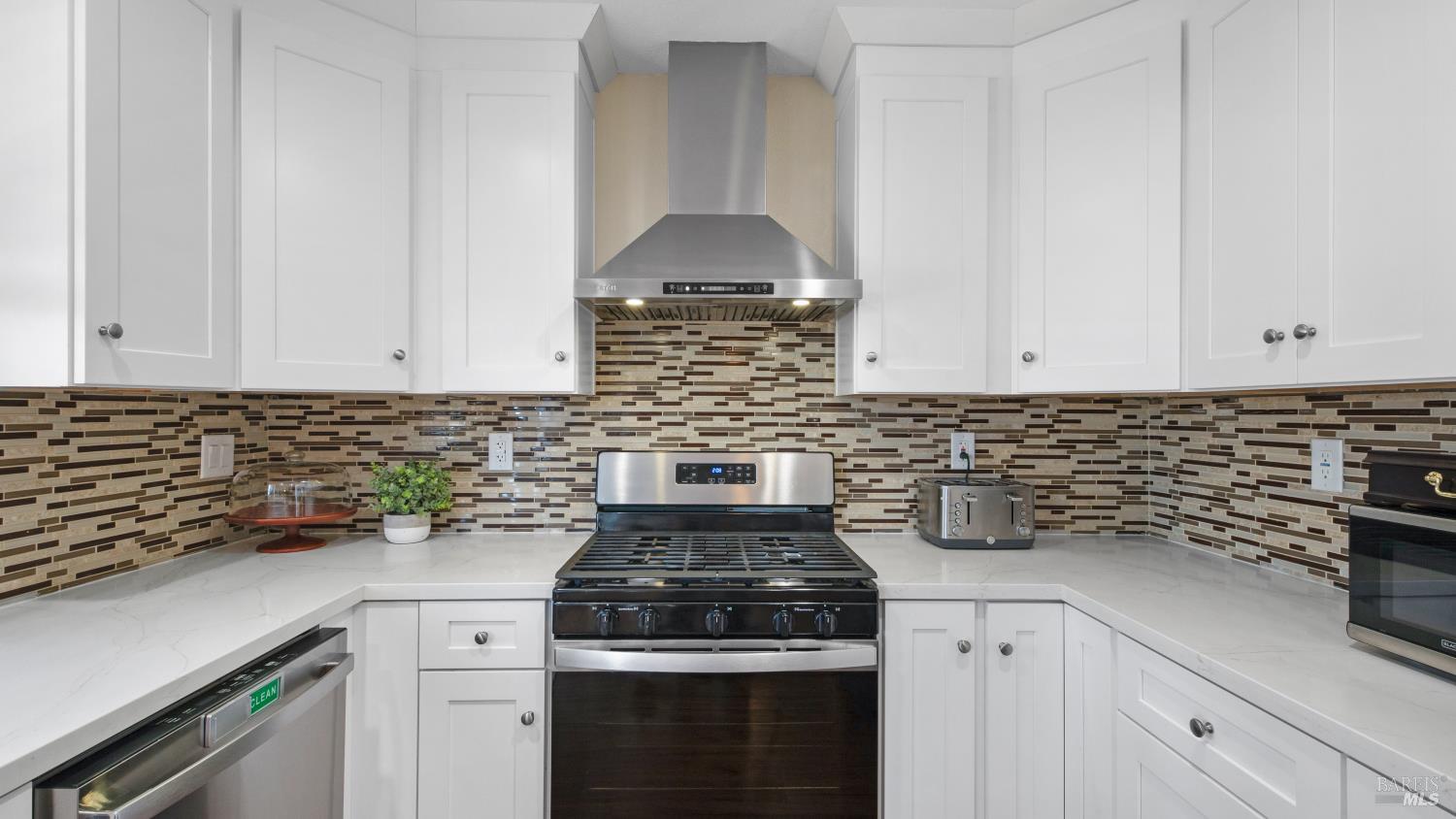 Detail Gallery Image 18 of 36 For 114 Birchwood Ct, Suisun City,  CA 94585 - 3 Beds | 2/1 Baths