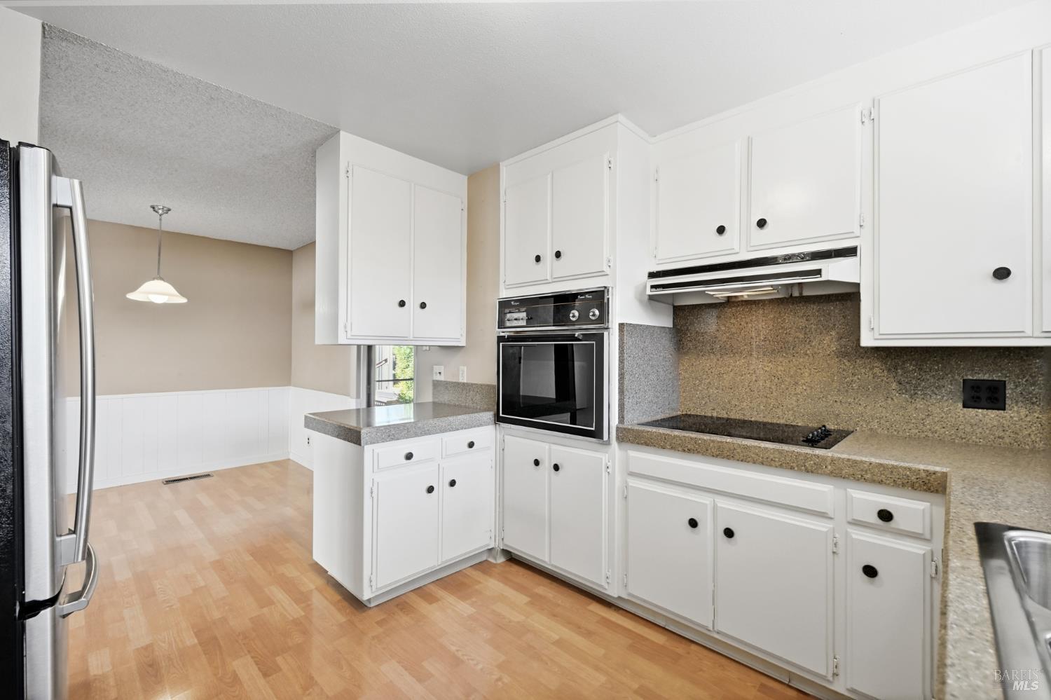 Detail Gallery Image 14 of 48 For 1124 Sunnyslope Dr, Santa Rosa,  CA 95404 - 4 Beds | 2 Baths