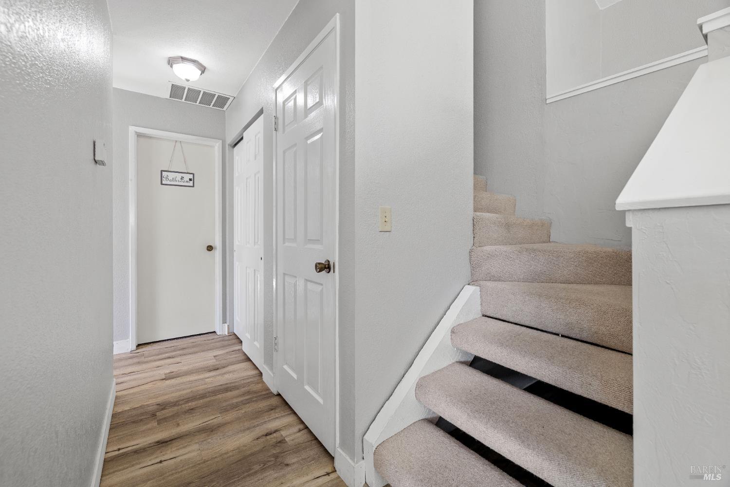 Detail Gallery Image 14 of 27 For 1511 Gladstone Way, Rohnert Park,  CA 94928 - 3 Beds | 2 Baths