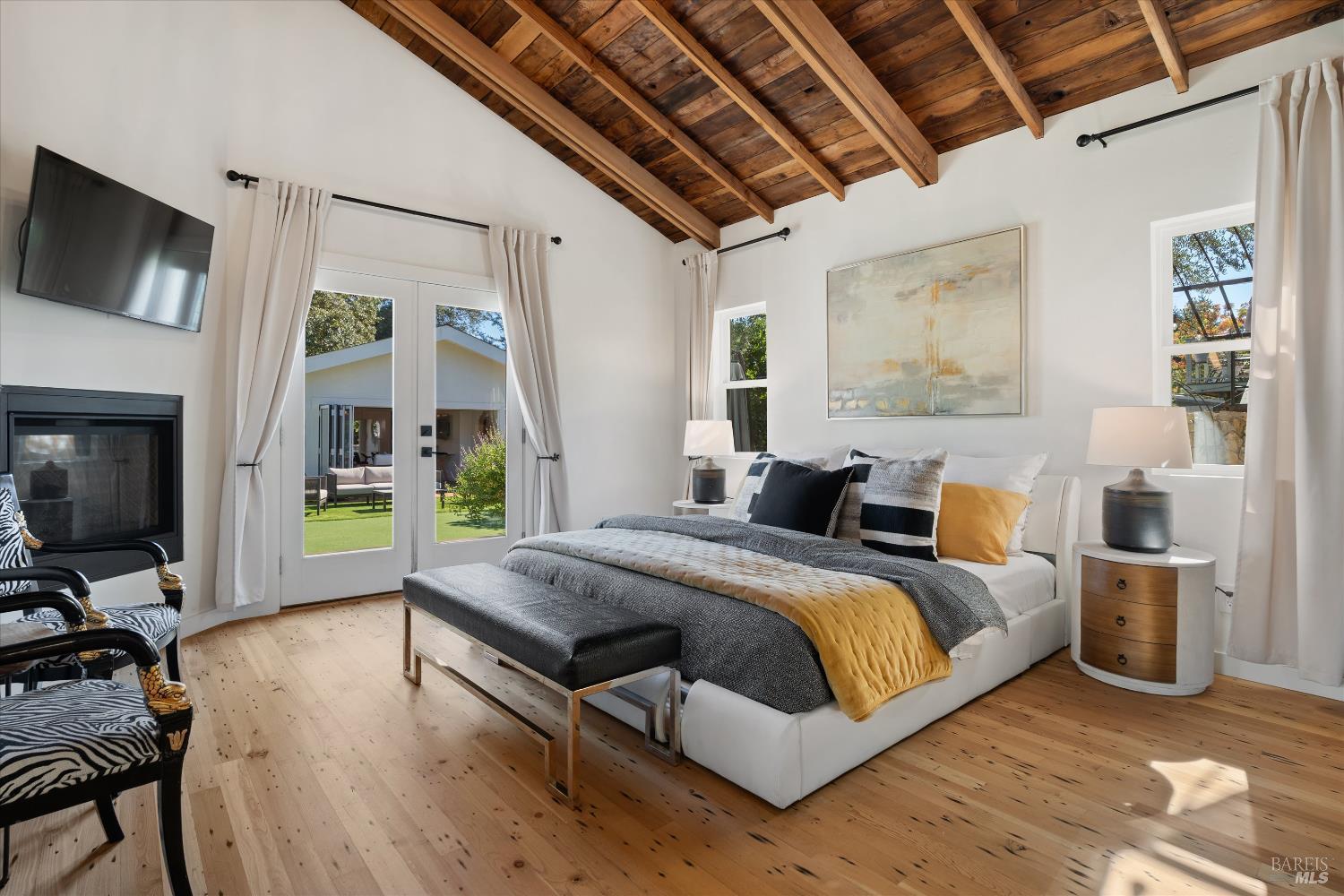 Detail Gallery Image 17 of 41 For 620 Brown St, Healdsburg,  CA 95448 - 4 Beds | 4/1 Baths