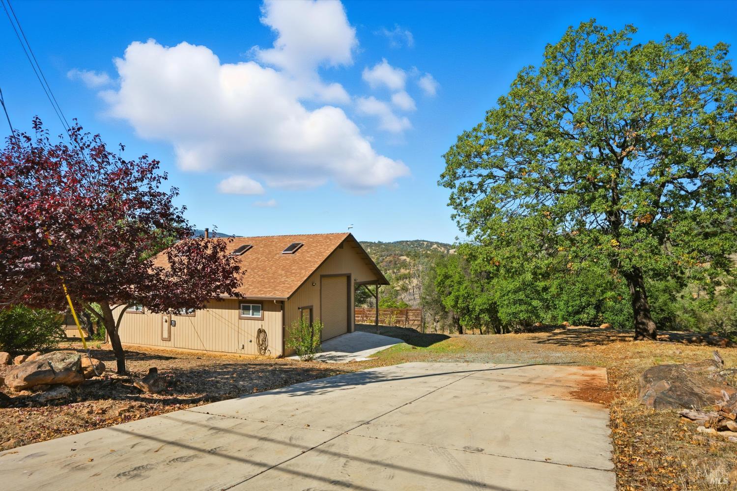 Detail Gallery Image 34 of 47 For 16261 Conestoga Rd, Hidden Valley Lake,  CA 95467 - 3 Beds | 2/1 Baths