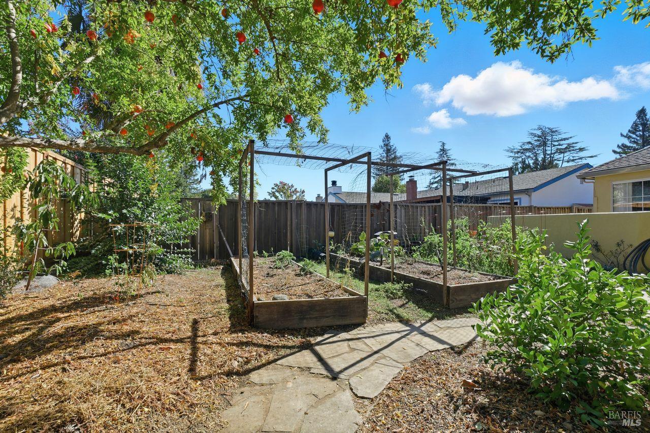 Detail Gallery Image 39 of 45 For 85 San Carlos Way, Novato,  CA 94945 - 4 Beds | 3 Baths