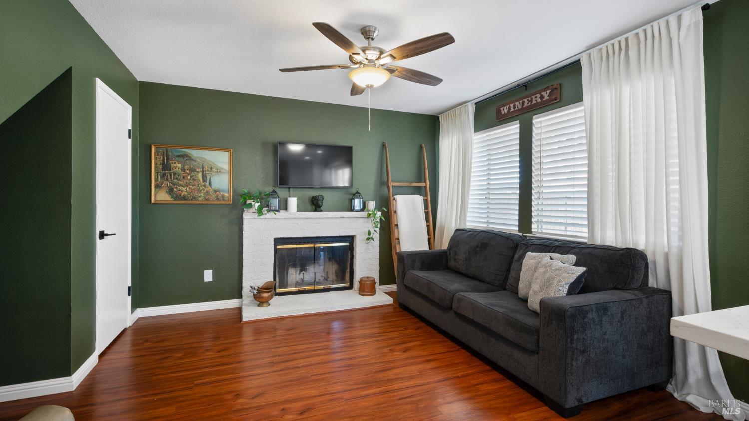 Detail Gallery Image 12 of 36 For 114 Birchwood Ct, Suisun City,  CA 94585 - 3 Beds | 2/1 Baths