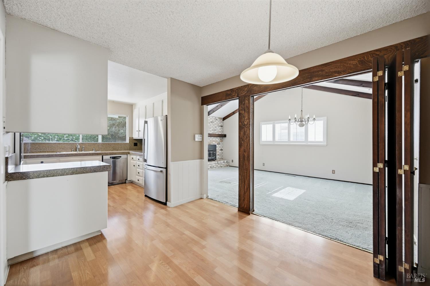 Detail Gallery Image 11 of 48 For 1124 Sunnyslope Dr, Santa Rosa,  CA 95404 - 4 Beds | 2 Baths