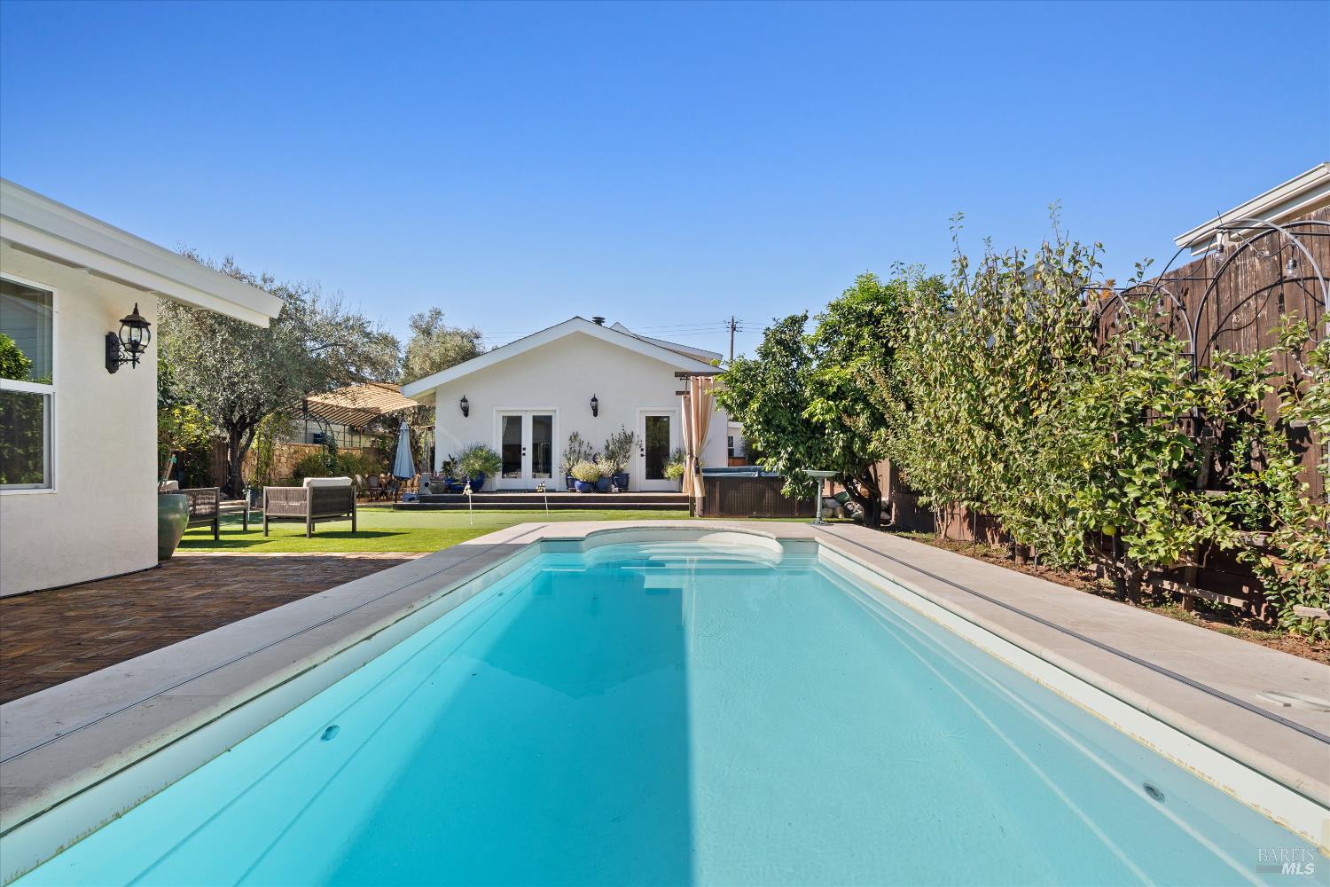 Detail Gallery Image 33 of 41 For 620 Brown St, Healdsburg,  CA 95448 - 4 Beds | 4/1 Baths