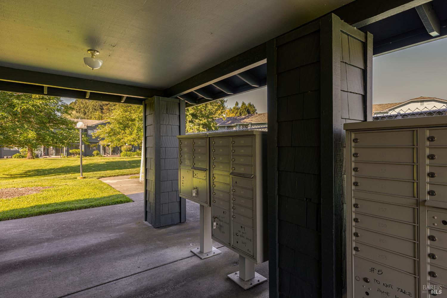 Detail Gallery Image 37 of 46 For 219 College View Dr, Rohnert Park,  CA 94928 - 3 Beds | 1/1 Baths