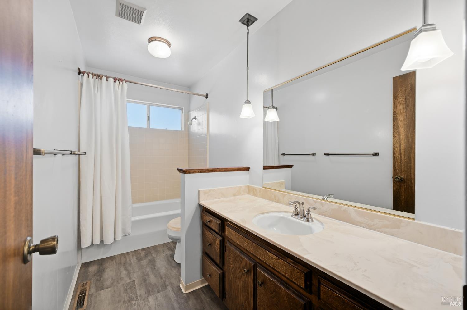 Detail Gallery Image 31 of 48 For 1124 Sunnyslope Dr, Santa Rosa,  CA 95404 - 4 Beds | 2 Baths