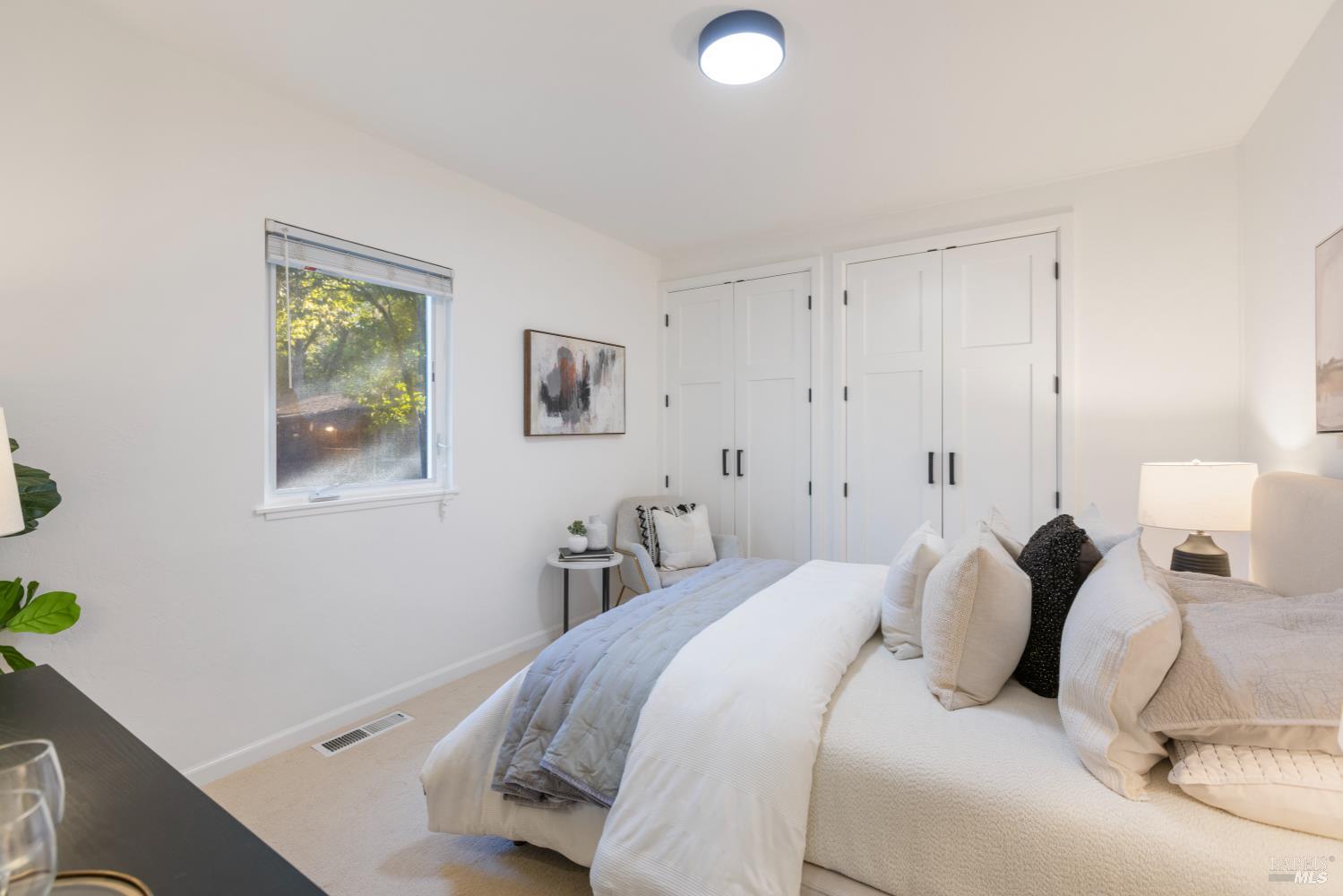 Detail Gallery Image 23 of 67 For 5 Hillside Ave, Kentfield,  CA 94904 - 5 Beds | 3 Baths