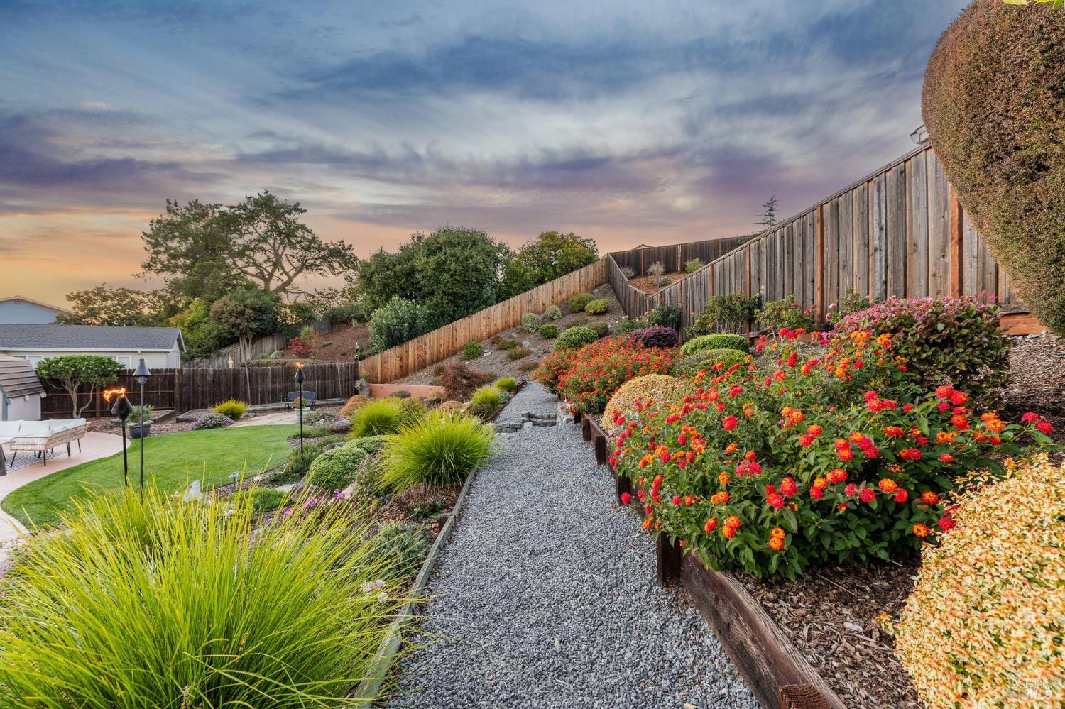 Detail Gallery Image 40 of 45 For 2108 Feliz Dr, Novato,  CA 94945 - 4 Beds | 3 Baths