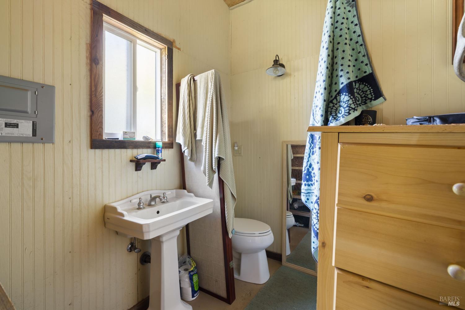 Detail Gallery Image 27 of 43 For 3765 Twig Ave, Sebastopol,  CA 95472 - 3 Beds | 1 Baths