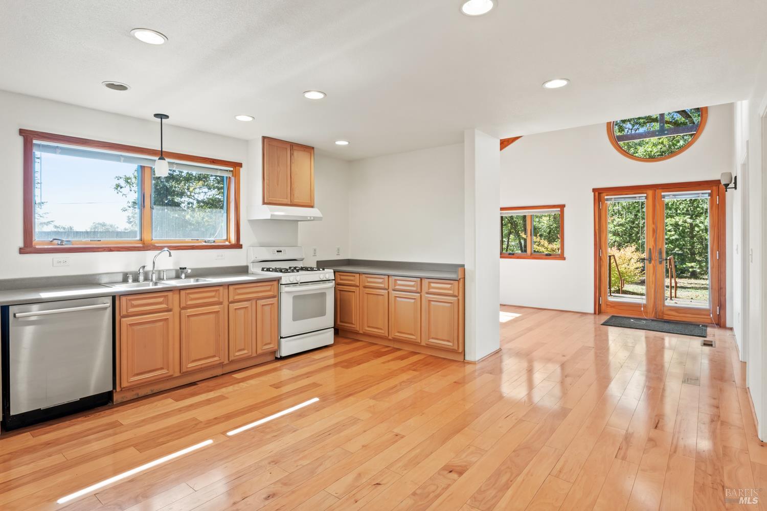 Detail Gallery Image 6 of 17 For 10185 East Rd, Redwood Valley,  CA 95470 - 1 Beds | 1 Baths