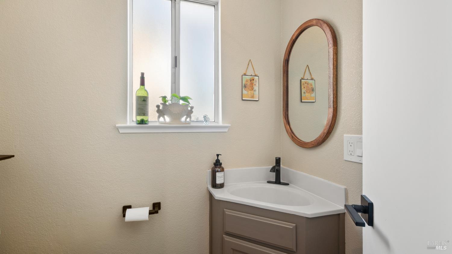 Detail Gallery Image 11 of 36 For 114 Birchwood Ct, Suisun City,  CA 94585 - 3 Beds | 2/1 Baths