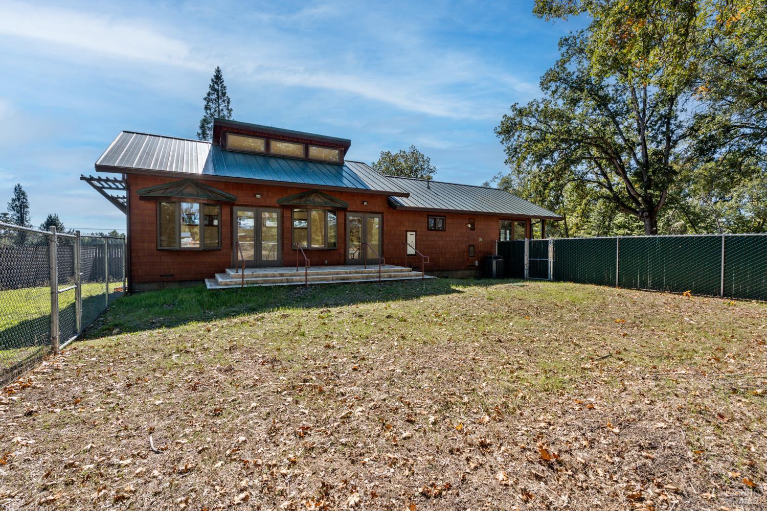 Detail Gallery Image 12 of 17 For 10185 East Rd, Redwood Valley,  CA 95470 - 1 Beds | 1 Baths