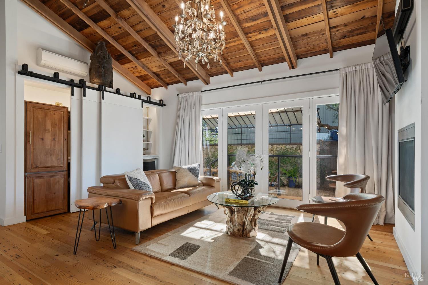 Detail Gallery Image 13 of 41 For 620 Brown St, Healdsburg,  CA 95448 - 4 Beds | 4/1 Baths