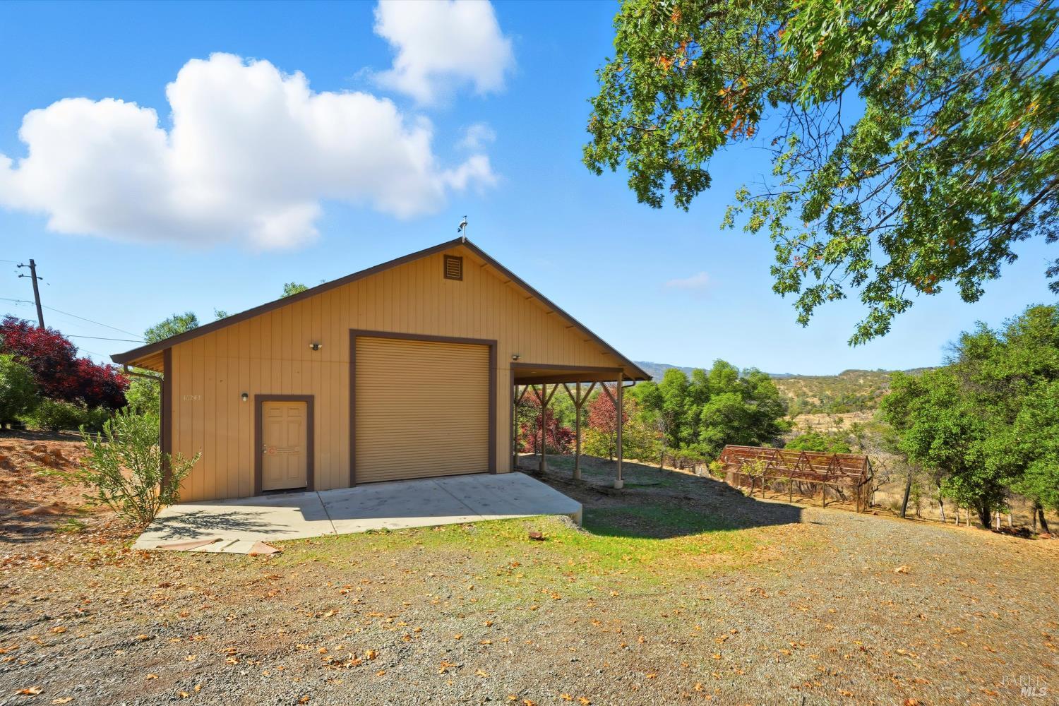 Detail Gallery Image 35 of 47 For 16261 Conestoga Rd, Hidden Valley Lake,  CA 95467 - 3 Beds | 2/1 Baths