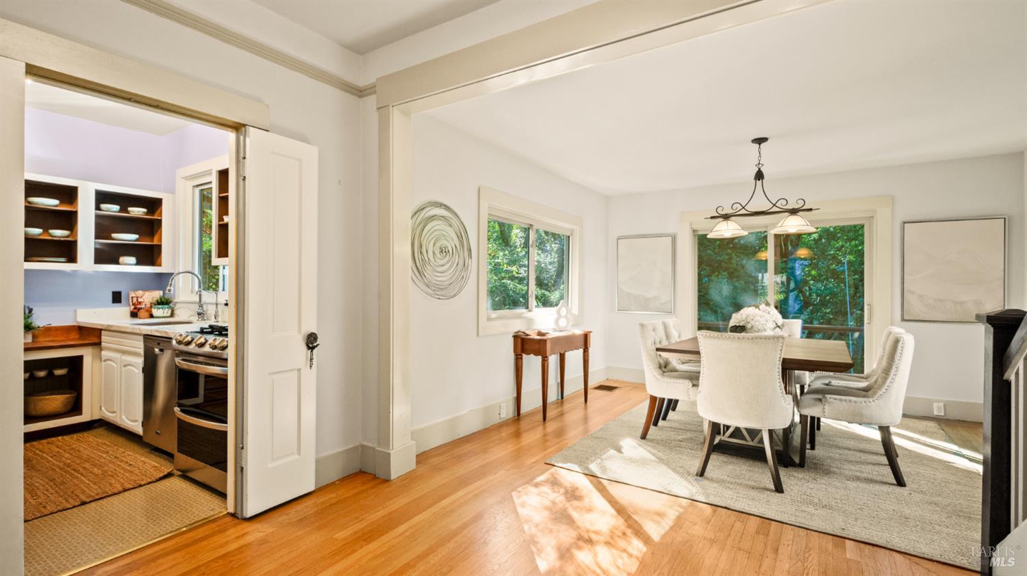 Detail Gallery Image 9 of 77 For 150 Bungalow Ave, San Rafael,  CA 94901 - 4 Beds | 2 Baths