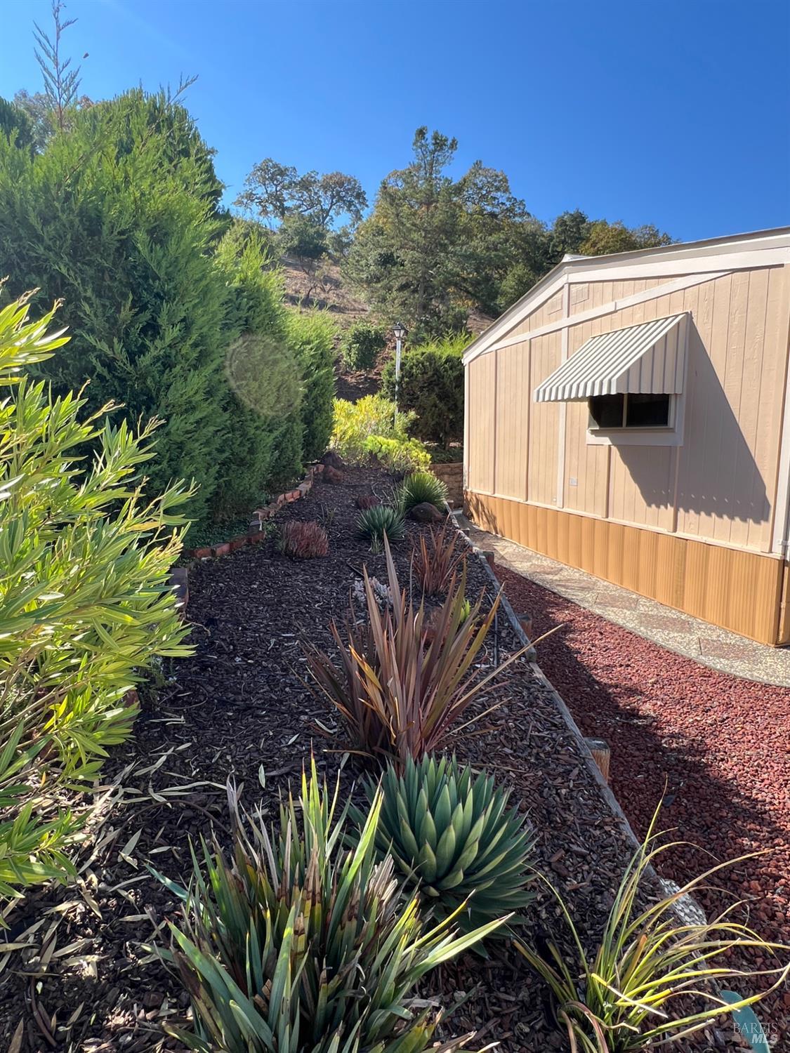 Detail Gallery Image 5 of 31 For 121 Panorama Dr, Novato,  CA 94949 - 2 Beds | 2 Baths