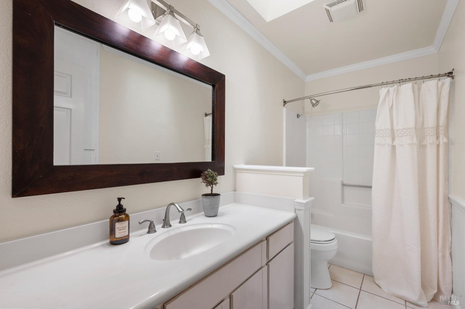 Detail Gallery Image 32 of 64 For 1049 Charlson Way, Napa,  CA 94558 - 3 Beds | 2 Baths