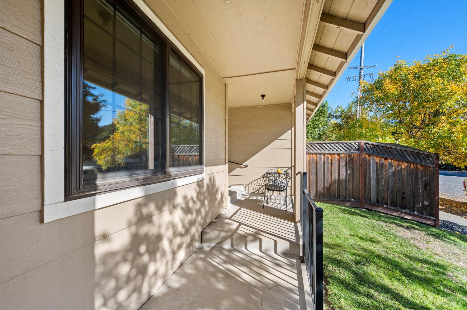 Detail Gallery Image 4 of 64 For 1049 Charlson Way, Napa,  CA 94558 - 3 Beds | 2 Baths