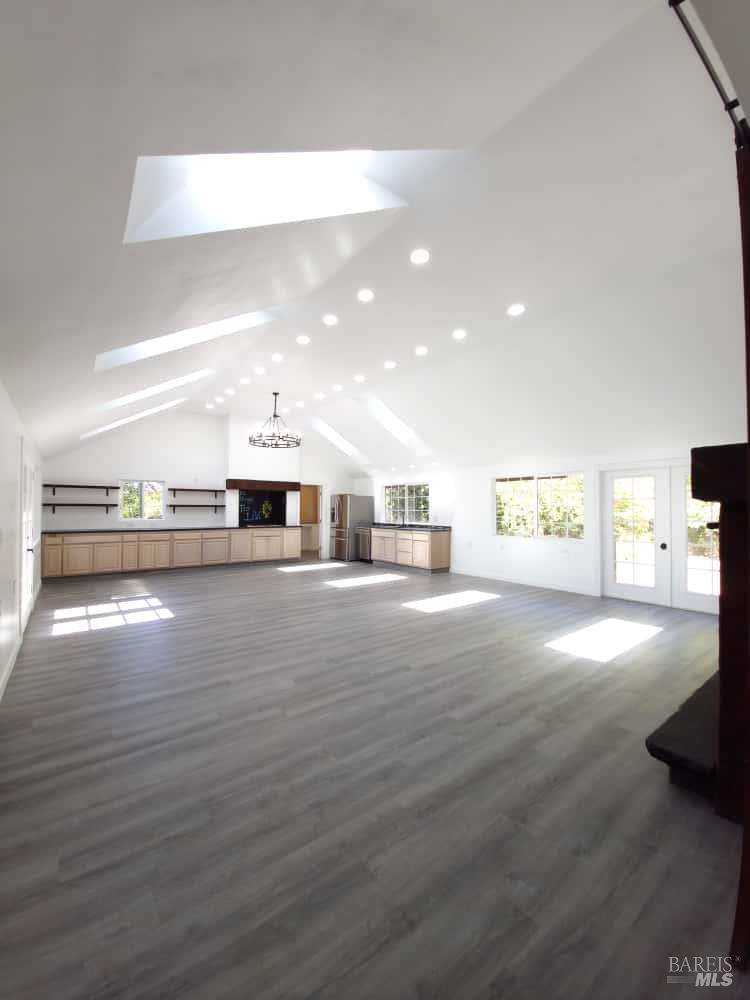 Detail Gallery Image 11 of 27 For 6060 Oak Ave, Cotati,  CA 94931 - 4 Beds | 2 Baths