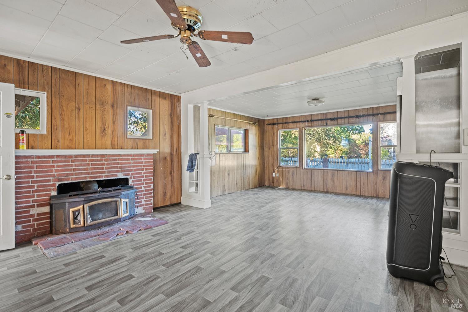 Detail Gallery Image 5 of 12 For 23925 Eberle St, Covelo,  CA 95428 - 5 Beds | 2 Baths