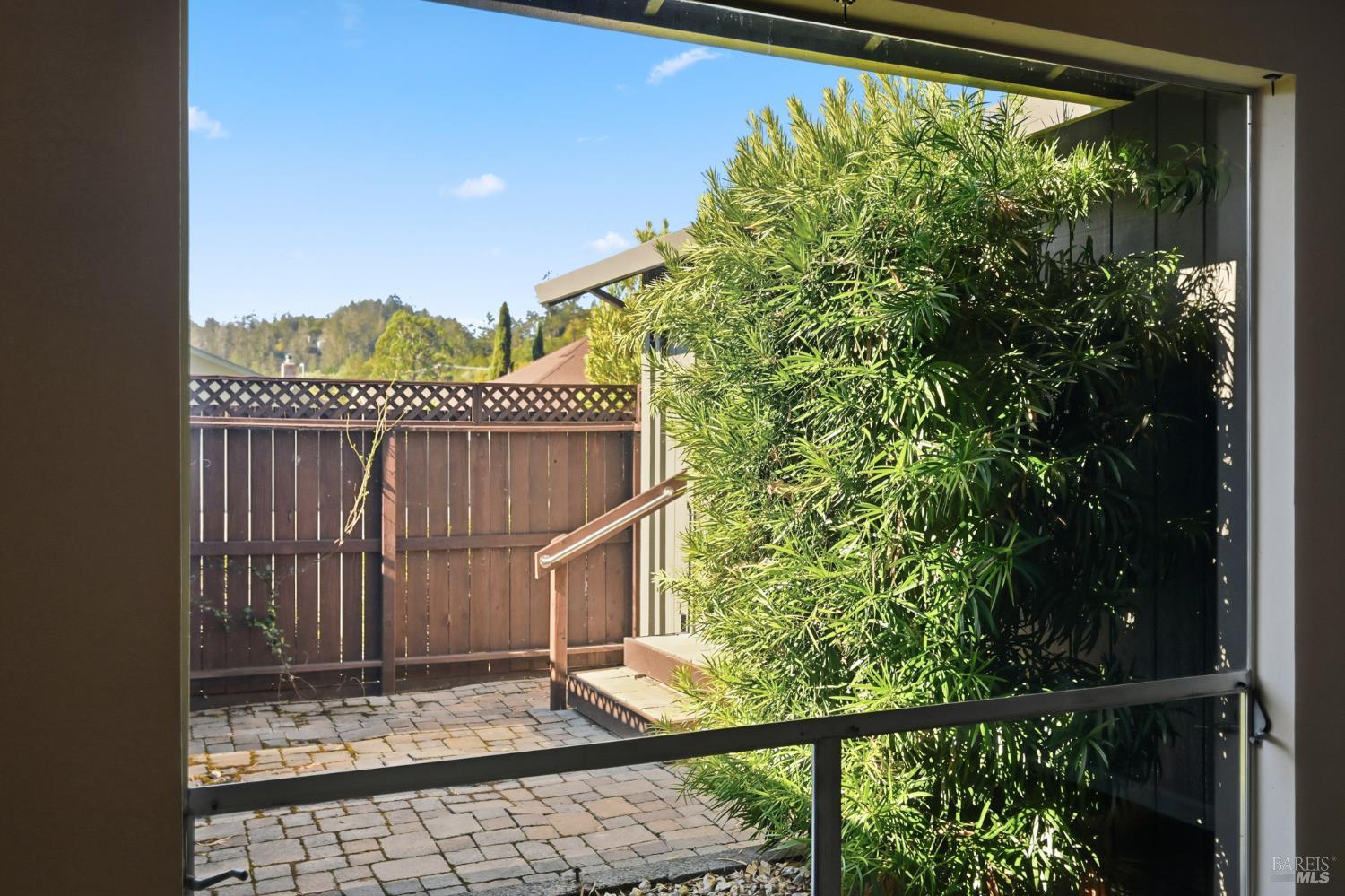 Detail Gallery Image 9 of 48 For 1124 Sunnyslope Dr, Santa Rosa,  CA 95404 - 4 Beds | 2 Baths