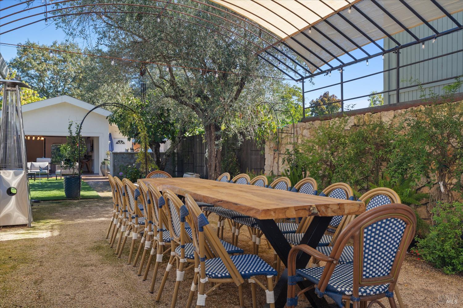 Detail Gallery Image 29 of 41 For 620 Brown St, Healdsburg,  CA 95448 - 4 Beds | 4/1 Baths