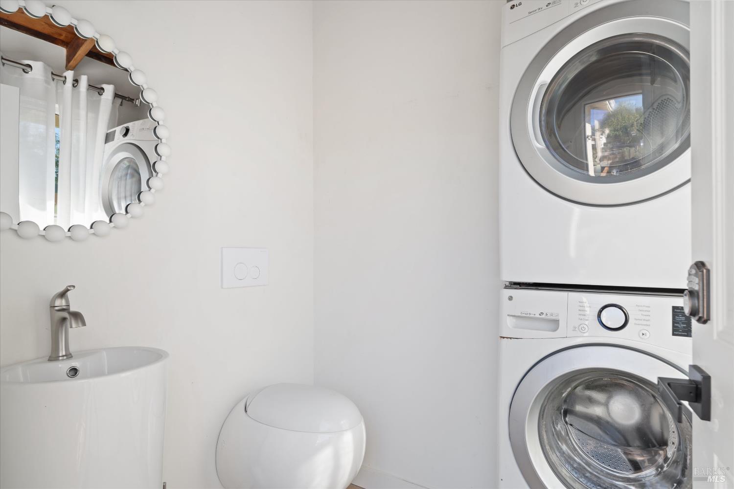 Detail Gallery Image 35 of 41 For 620 Brown St, Healdsburg,  CA 95448 - 4 Beds | 4/1 Baths