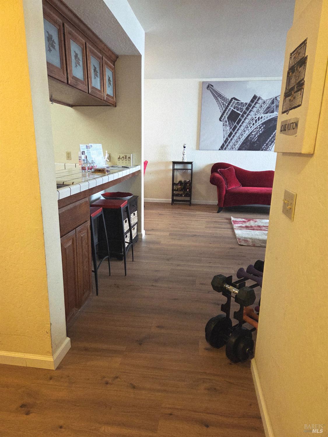 Detail Gallery Image 5 of 13 For 25912 Hayward Blvd #106,  Hayward,  CA 94542 - 2 Beds | 2 Baths