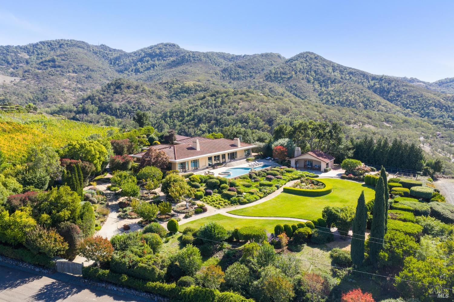 Detail Gallery Image 3 of 99 For 215 Kreuzer Ln, Napa,  CA 94559 - 5 Beds | 6/1 Baths